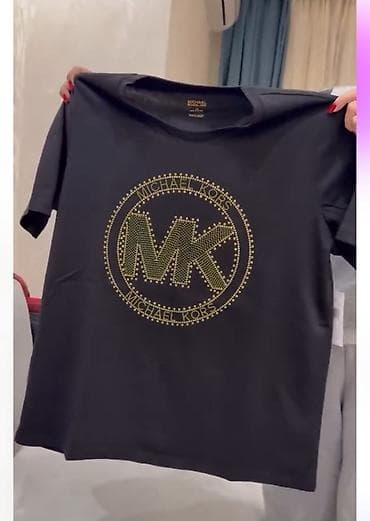 dis protezleri ve qiymetleri: Michael Kors qısaqoll T-shirt - Rəng: qara - Dizayn: ön hissədə iri — 3