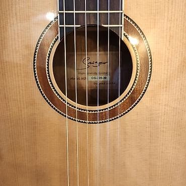 gitara çexolu: Klassik gitara Smiger:CG220 Üst: Şam ağacı İstehsalçı:Çin Çanta — 4