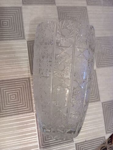 pion gülü: Bir vaza, Xrustal — 3