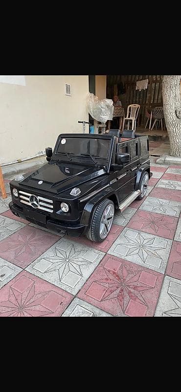 don sekilleri: Uşaq üçün elektrikli minik maşını – qara rəng, krossover/SUV tərzində — 3