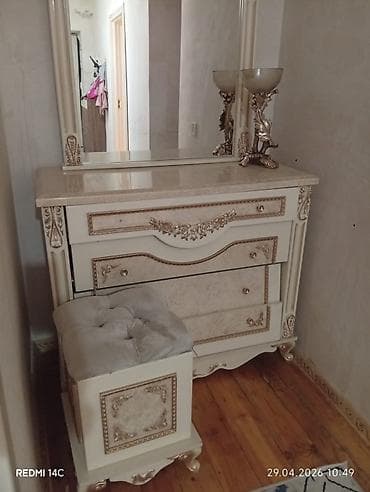 madeyra tek carpayi: Yataq mebeli ve basqa vesderde var — 3