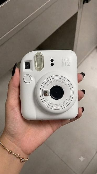 yeni modem: Fujifilm Instax Mini 12 – ani fotoaparat - Rəng: ağ - Linza: Instax — 1