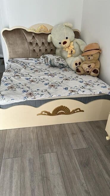 шикарная кровать: 2 односпальные кровати, 2 тумбы, Трюмо, Турция, Б/у — 2