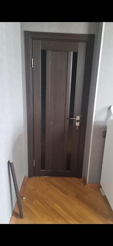 2 tonluq su cəni tap az: Qapi 3 eded. Biri 50azn. Olcu 2 ededi 200*80. 1 ededi 200*70. Unvan — 1