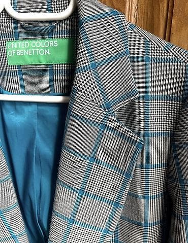 Cinslər: United Colors of Benetton qadın blezeri - Rəng və naxış: Açıq boz — 1