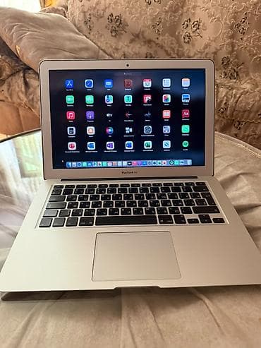 Apple MacBook: Macbook Air 2017 Yaddaş: 128 GB Ram: 8 GB Qrafik: İntel Hd Prossesor — 3