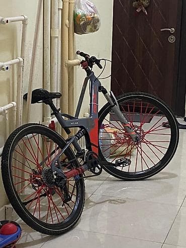 велосипед купить: Şəhər/dağ tipli velosiped - Rəng: boz-qırmızı çərçivə, qırmızı şpilli — 4