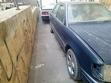 мото шлем: Mercedes-Benz 200: 2 л | 1990 г. Седан — 2