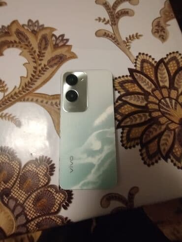 HTC: Vivo Y17, 128 GB, rəng - Ağ, Qırıq — 1