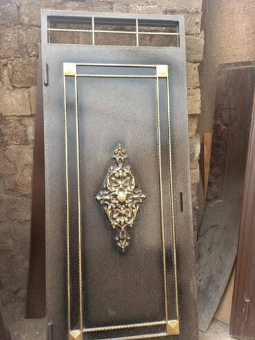 Dəmir giriş qapısı - Material: qalın metal/dəmir konstruksiya - Rəng