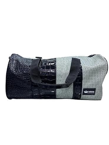 Geniş daxili tutum, aşınmaya davamlı material və rahat çiyin,əl daşıma