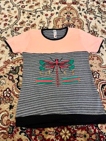 1 dəfə geyinilib,razmer uyğun gəlmədiyi üçün satılır.Xalqlar metrosuna