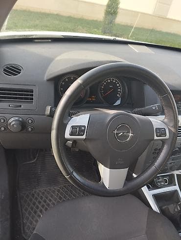 hyundai getz 2004: Opel Astra: 1.6 l | Hetçbek — 3