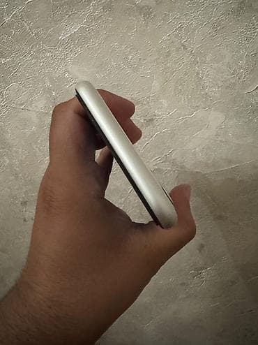iphone 8 plus təzə: IPhone 11, 64 GB, Ağ, Barmaq izi, Face ID — 6