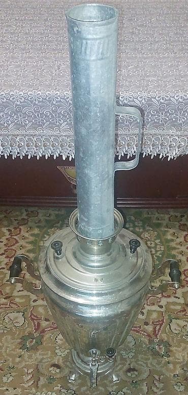 samovar 5l: Klassik metal samovar - Material: cilalanmış metal (alüminium — 5