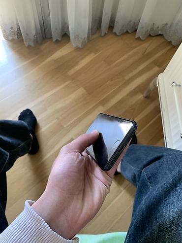 xr ikinci el: IPhone SE 2020, 128 GB, Qara, Barmaq izi — 3