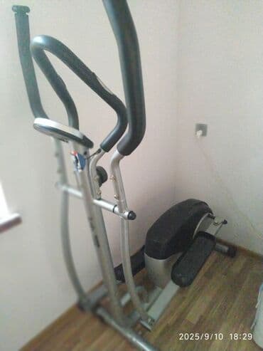 trenajor zali: Elliptik trenajor – SCHMIDT Xüsusiyyətlər: - Mexaniki müqavimət — 5