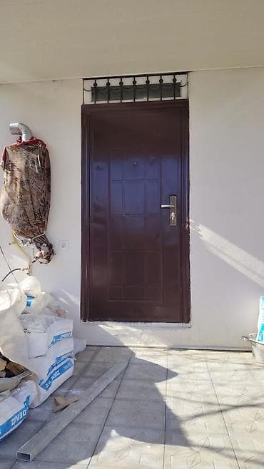 Metal giriş qapısı – qəhvəyi rəng - Material: polad/metal