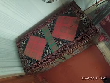 sandık: Taxta sandıq/çemodan – əl işi naxışlı - Material: möhkəm taxta gövdə — 2