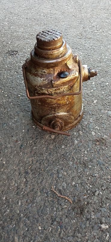 Мототранспорт: Satılır: 2 ədəd domkrat dəsti – hidravlik və vint tipli. - Hidravlik — 2