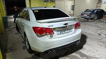 Su nəqliyyatı: Chevrolet Cruze sedan – ağ rəng 306040 km. Xüsusiyyətlər və — 4