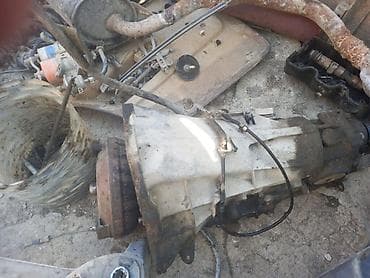 maşın ucun pec: Avtomobil ehtiyat hissələri – müxtəlif komplektasiya Mercedes. 190 — 4