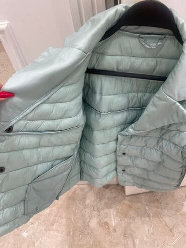 gödəkçələr: Oriqinal Sisley Razmer: S/M Oversize Renq: Myata Qiymet: 80azn 205 azn — 2