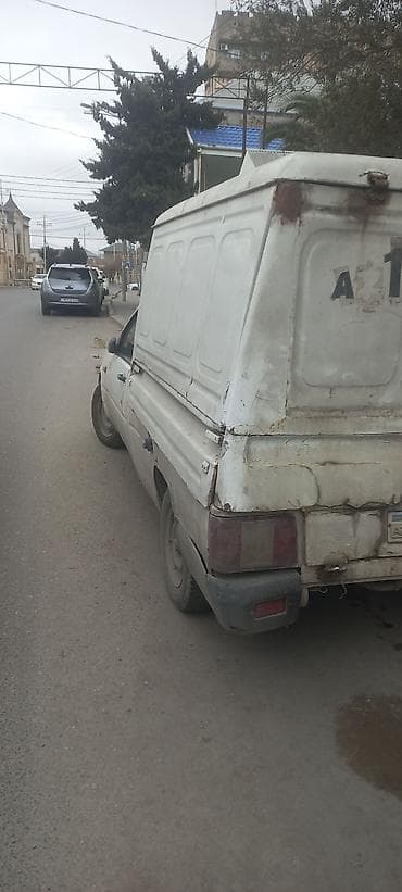 renault az: Yükdaşıma üçün kiçik furgon tipli avtomobil - Korpus: 2-yerlik — 3