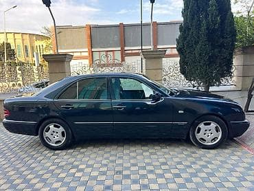 mercedes clk: Mercedes-Benz E-Class W210 sedan - Kuzov: 4 qapılı sedan, qara rəng - — 8