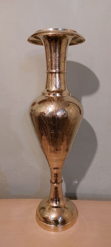 Süni güllər: 1970-ci illerin Hindustan istehsali guldanlar, hundurlukleri 75-cm — 1