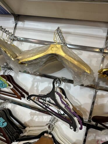 вешалки напольные для одежды деревянные дорогие: Veşilkalar — 1