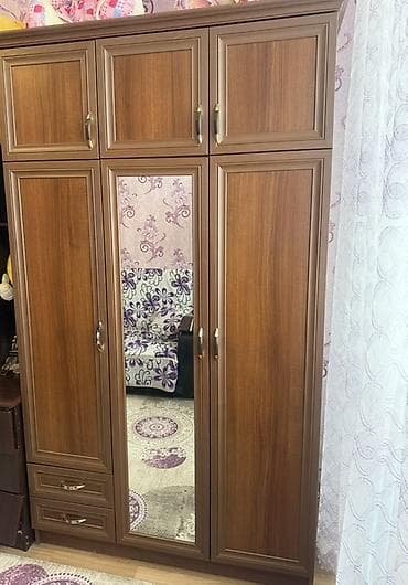 3 qapılı, Güzgülü, Qəhvəyi, Taxta, Açılan, Düz dolab
