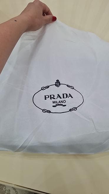 prada eynək: Çiyin çantası, Prada — 2