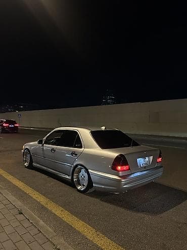 bmw e36 angel: Mercedes-Benz C-Class: 2.3 l | 1998 il Sedan — 10