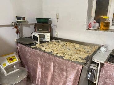 novxani restoranlar: İnşaatçılar metrosunun yaxınlığında,43 kv.m sahəsi olan, bütün — 5