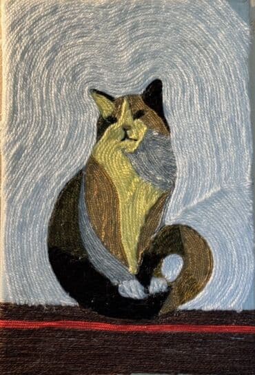 pişik şəkiləri: Bu, rəngli ipliklərdən hazırlanmış, pişik təsviri olan əl işi sənət — 2