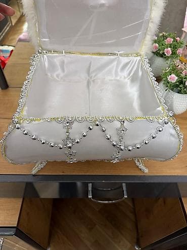 Zinətli toy/gəlin sandığı – dekorativ kürsülü qutu - Material: atlas