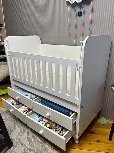 Oğlan və qız üçün, İşlənmiş, Dördbucaq, Beşik, Dəstsiz, Matras ilə, Yellənmə mexanizmsiz