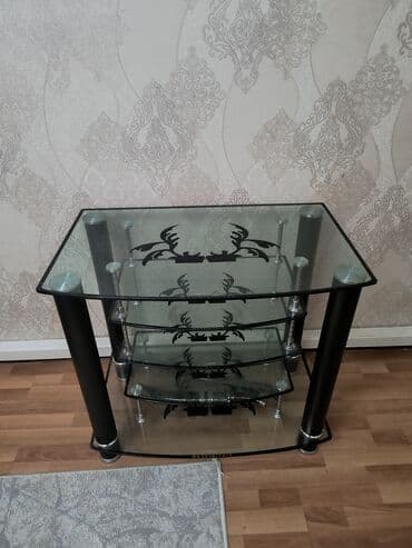 Düz TV altlığı, Polkalı, Şüşəli, İtaliya lalafo.az -da Düz TV altlığı, Polkalı, Şüşəli, İtaliya