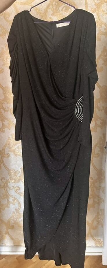 Jiletlər: Bir dəfə toya geyinilib, 370 manata Elay butikdən alınıb, 150 manata — 1