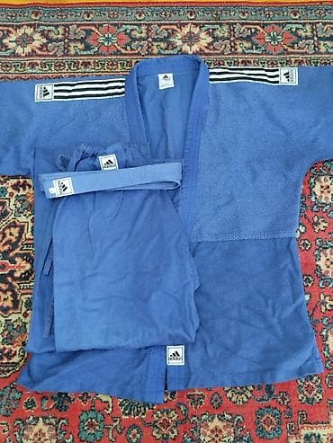 İdman dəstləri: Məhsul: Adidas judo gi (mavi rəng) Tərkib: - Yuxarı gi jaketi, şalvar — 2