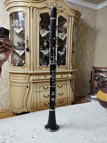 elektron gitara yolana: A Klarnet ( 4 açqi ) taxta Təsvir: - Qara korpus, metal klapan və — 10