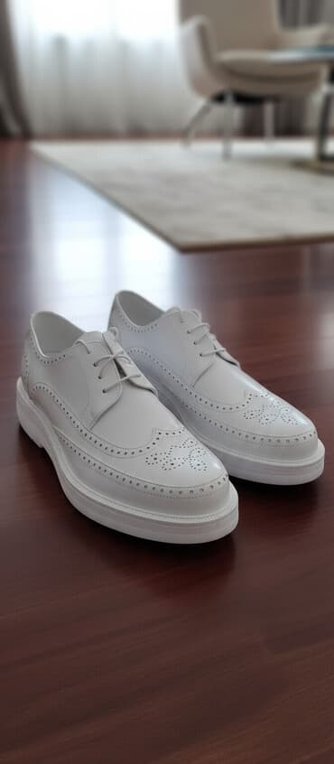 Botinkalar: Cüzi geyinilib Üstündə Dərmanda var təmizlik üçün Aq rəng Bomba Vidi — 1