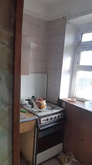 bakida tecili satilan ucuz evler: Bakı, 7-ci mikrorayon, 2 otaqlı, Köhnə tikili, 65 kv. m — 10