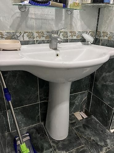 Künc tipli akril vanna və ayaqlı keramika umyavalnik dəsti - Vanna — 3