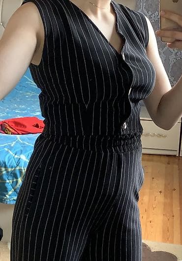 Qadınlar üçün zolaqlı iki hissəli dəst - Rəng: qara, incə ağ şaquli