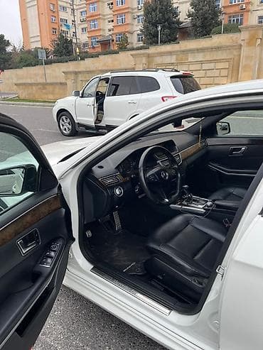 mersedes qapi: Mercedes-Benz E-Class: 1.8 l | 2010 il Sedan — 4