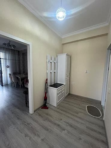 Mənzillər: 3 otaqlı, Yeni tikili, 70 kv. m — 6
