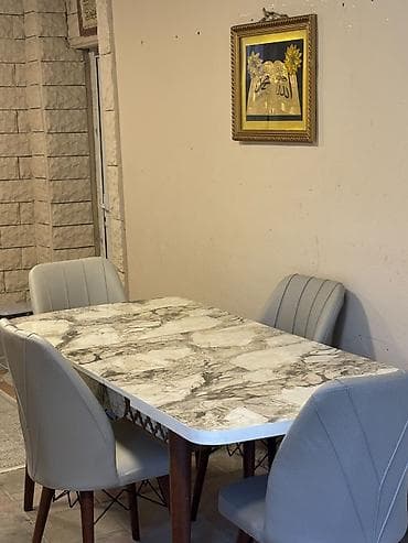 Masa və 4 ədəd stul dəsti - Ölçü: təxminən 4 nəfərlik, düzbucaqlı — 1