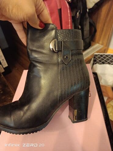 Ölçü: 39, rəng - Qara, İşlənmiş lalafo.az -da Ölçü: 39, rəng - Qara, İşlənmiş